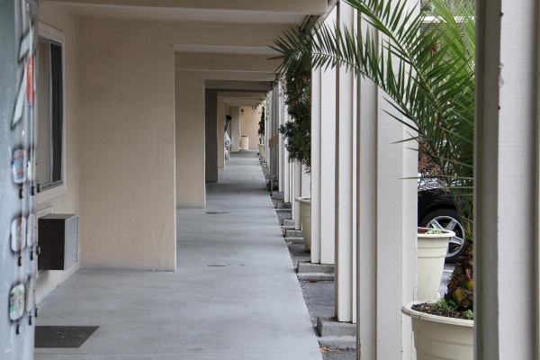Caravelle Inn & Suites image 2